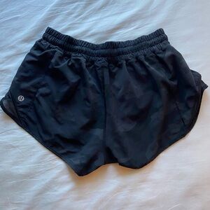 Lululemon Hotty Hot Low Rise Short 2.5”